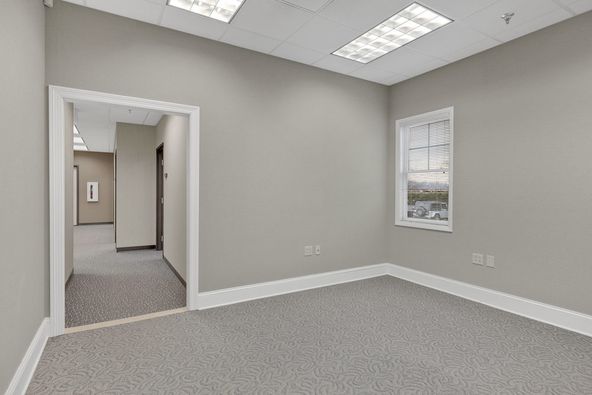 Cross Park Center: 9123 - 9131 Cross Park Drive, Knoxville, TN 37923